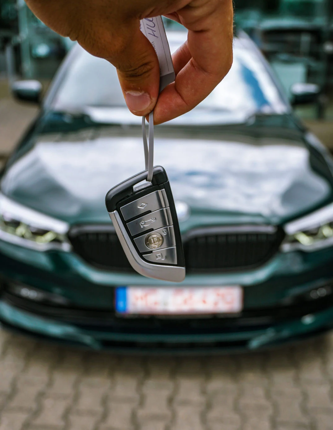 Автомобіль після покупки: ключі та документи Автомобіль після покупки: ключі та документи